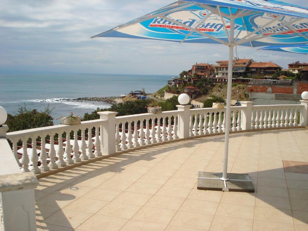 Guest House Ianis Paradise Nesebar Exterior photo