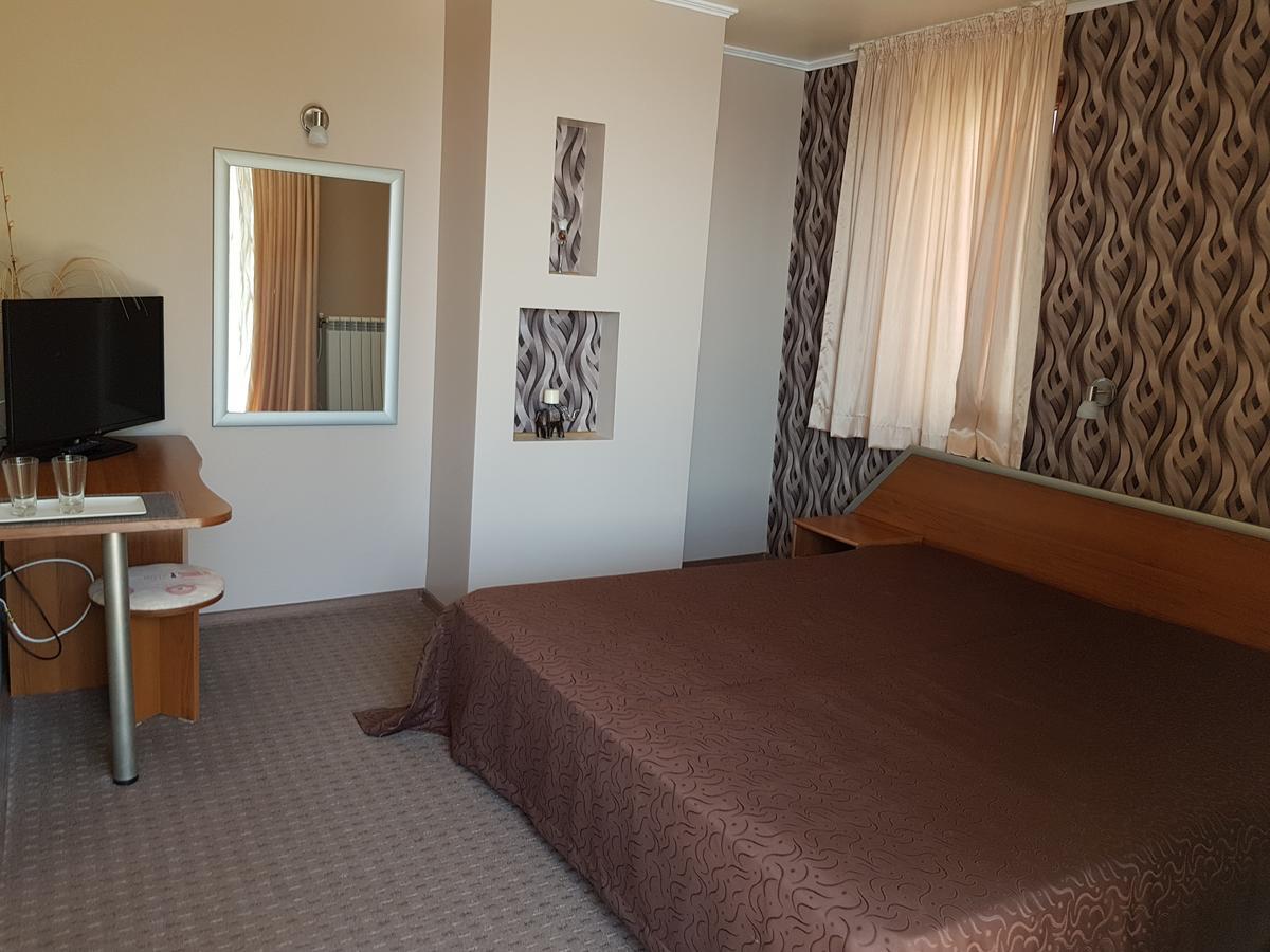 Guest House Ianis Paradise Nesebar Exterior photo