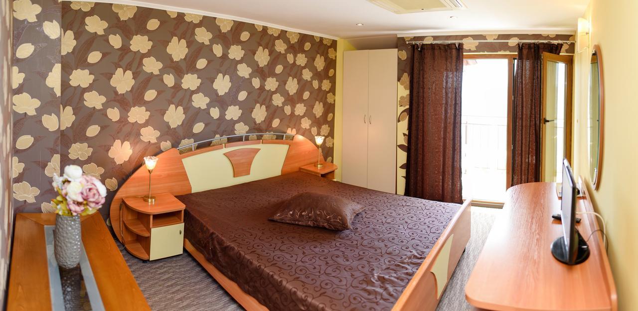Guest House Ianis Paradise Nesebar Exterior photo
