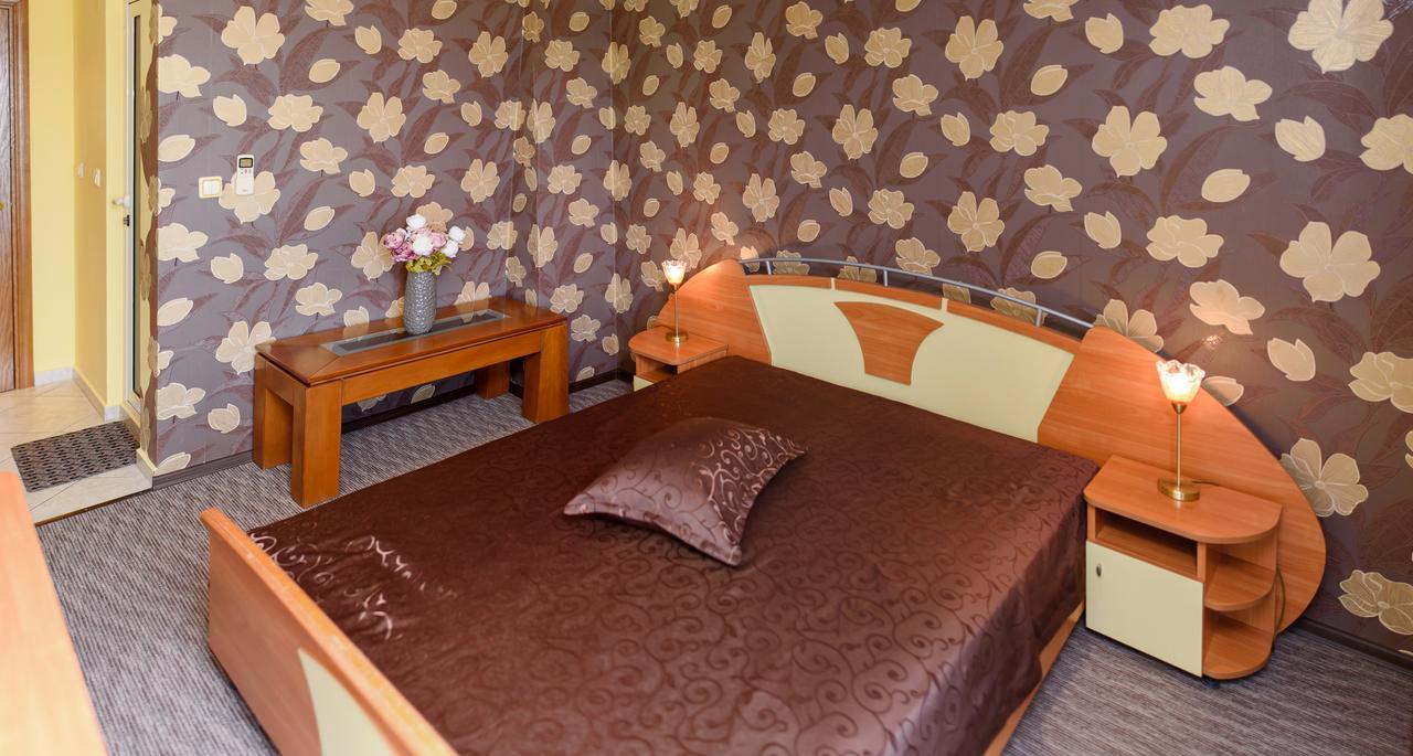 Guest House Ianis Paradise Nesebar Exterior photo
