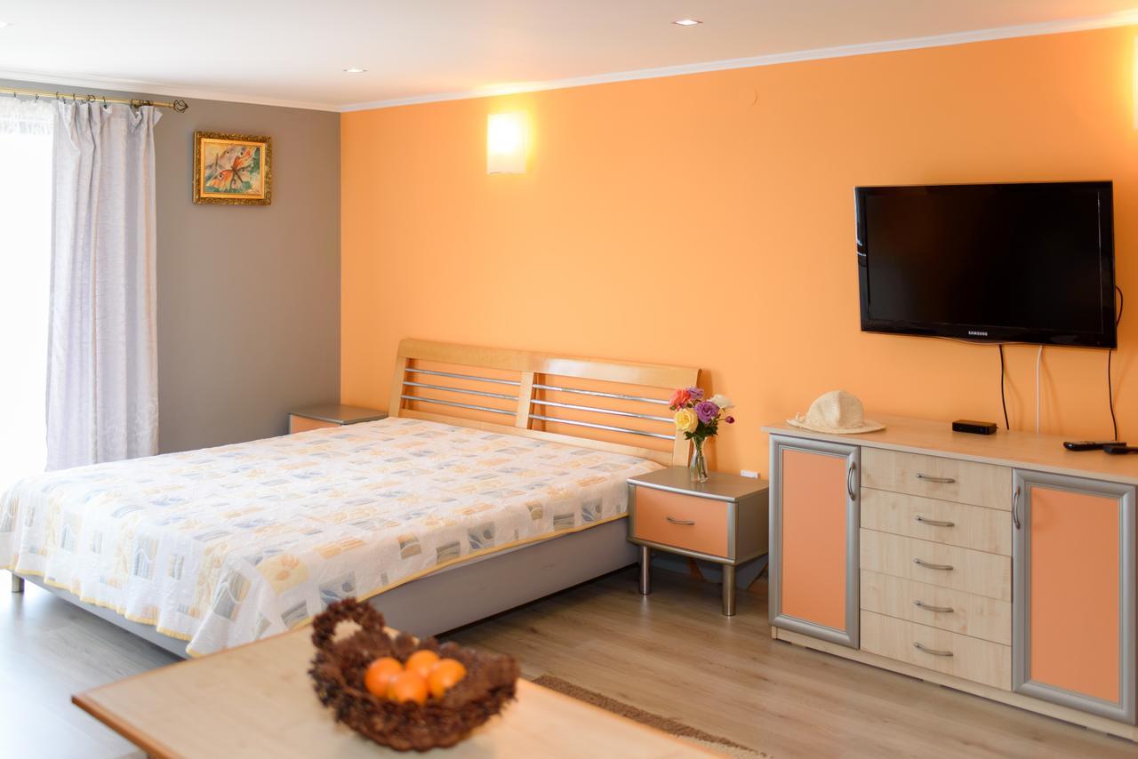 Guest House Ianis Paradise Nesebar Exterior photo